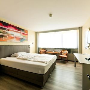 Comfort Zimmer mit Kingsize-Bett